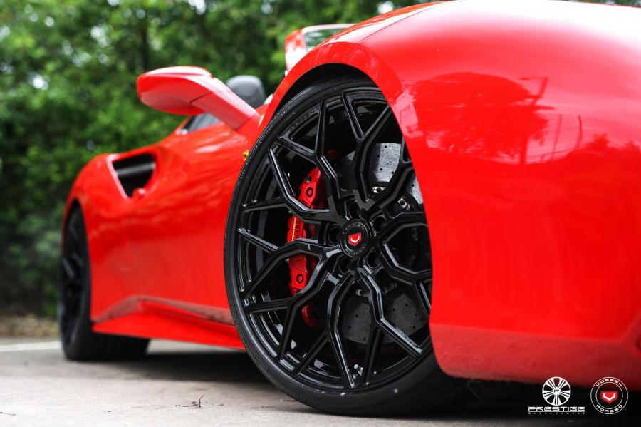 Детали экстерьера Ferrari 488 Spider on Vossen Wheels (S21-01) 2019 года  (фото 6 из 14)